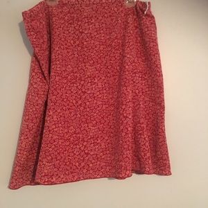 Cute floral skirt, flare.